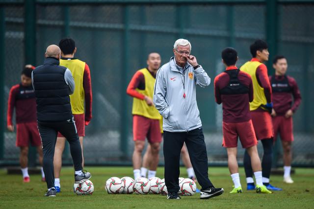 沃特斯末节超神21分周琦伤退 广东送广州5连败