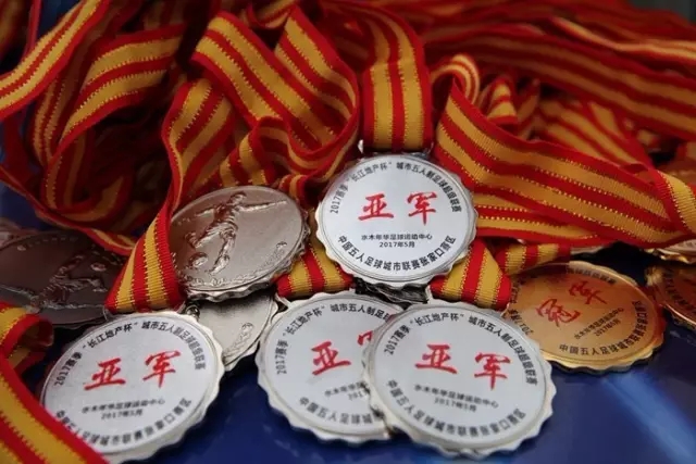 穆雷再绝杀詹姆斯空砍30+11 掘金4-1淘汰湖人